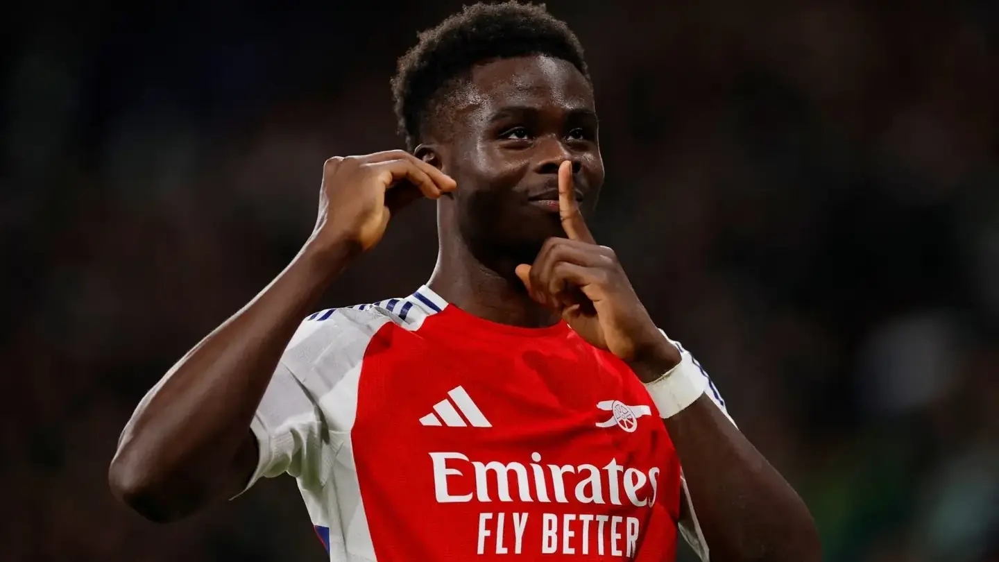 Bukayo Saka ký hợp đồng mới với Arsenal